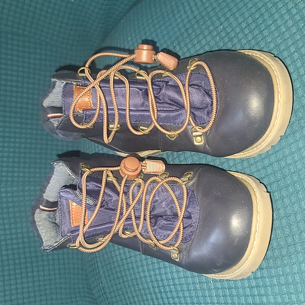 Little kids size 4 Hilfiger boots
